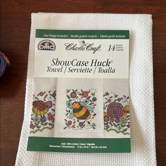 Charles Craft Showcase Huck Towels Lot of 2 - Picture 2 of 3